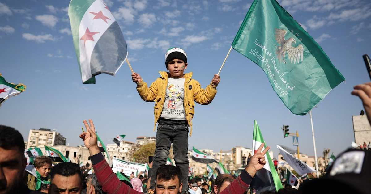 Ett år efter Assads fall: Syrien navigerar komplex övergång